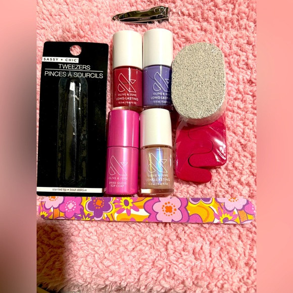 Nail Care Set with Assorted Colors - Picture 1 of 4